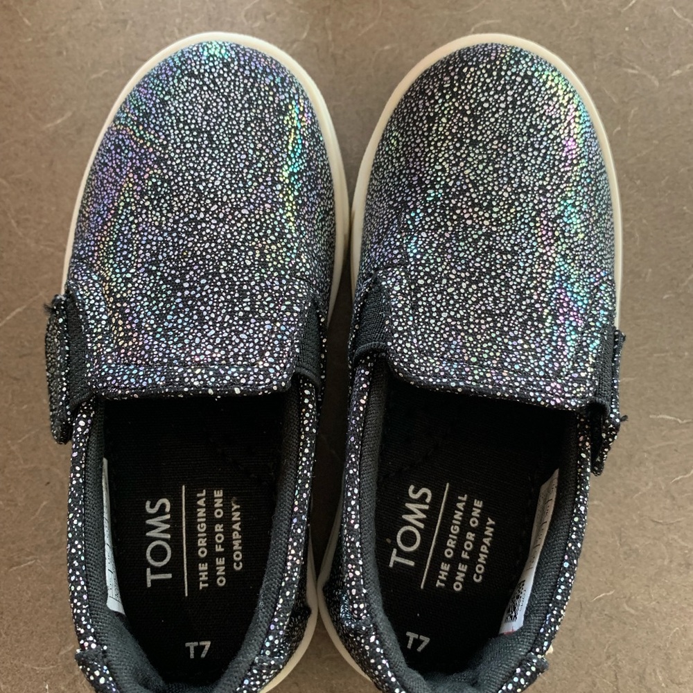 Black iridescent Toms